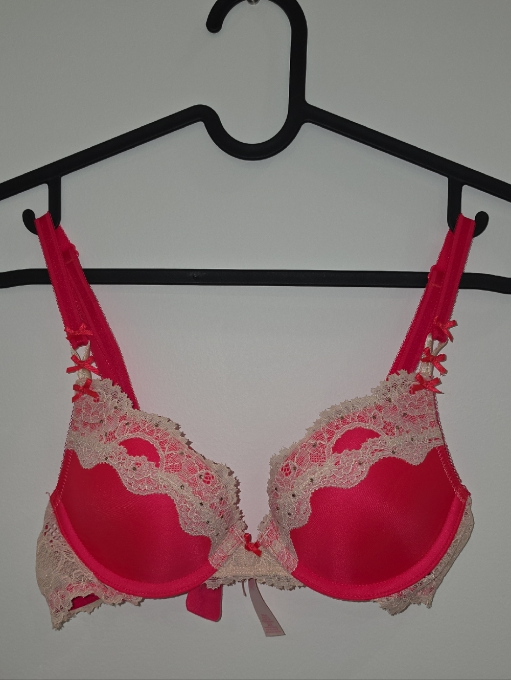 Victoria's Secret Dream Angels Push Up Underwire Bra With Lace Detail